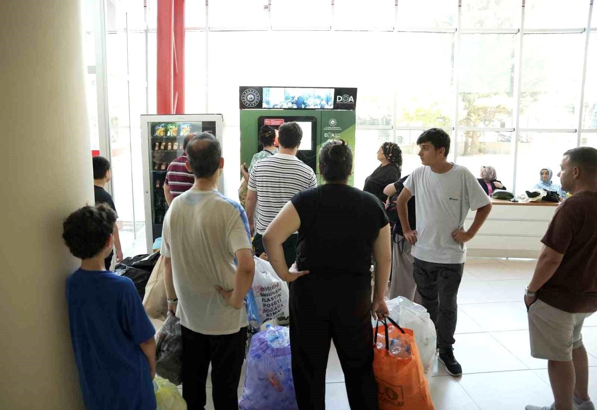 Parayı duyan sıraya girdi