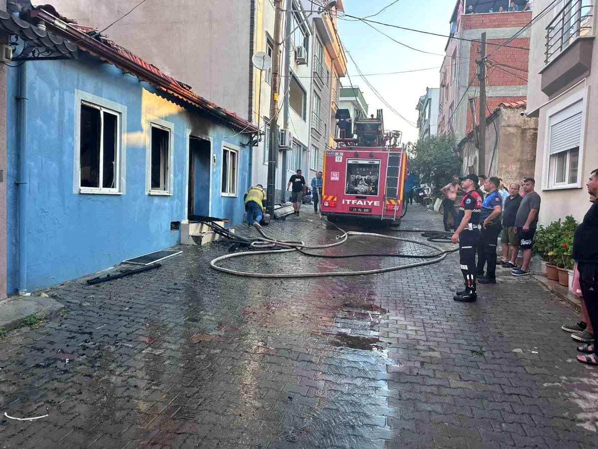 Çanakkale Ayvacık'ta yangın çıkan işçi evi