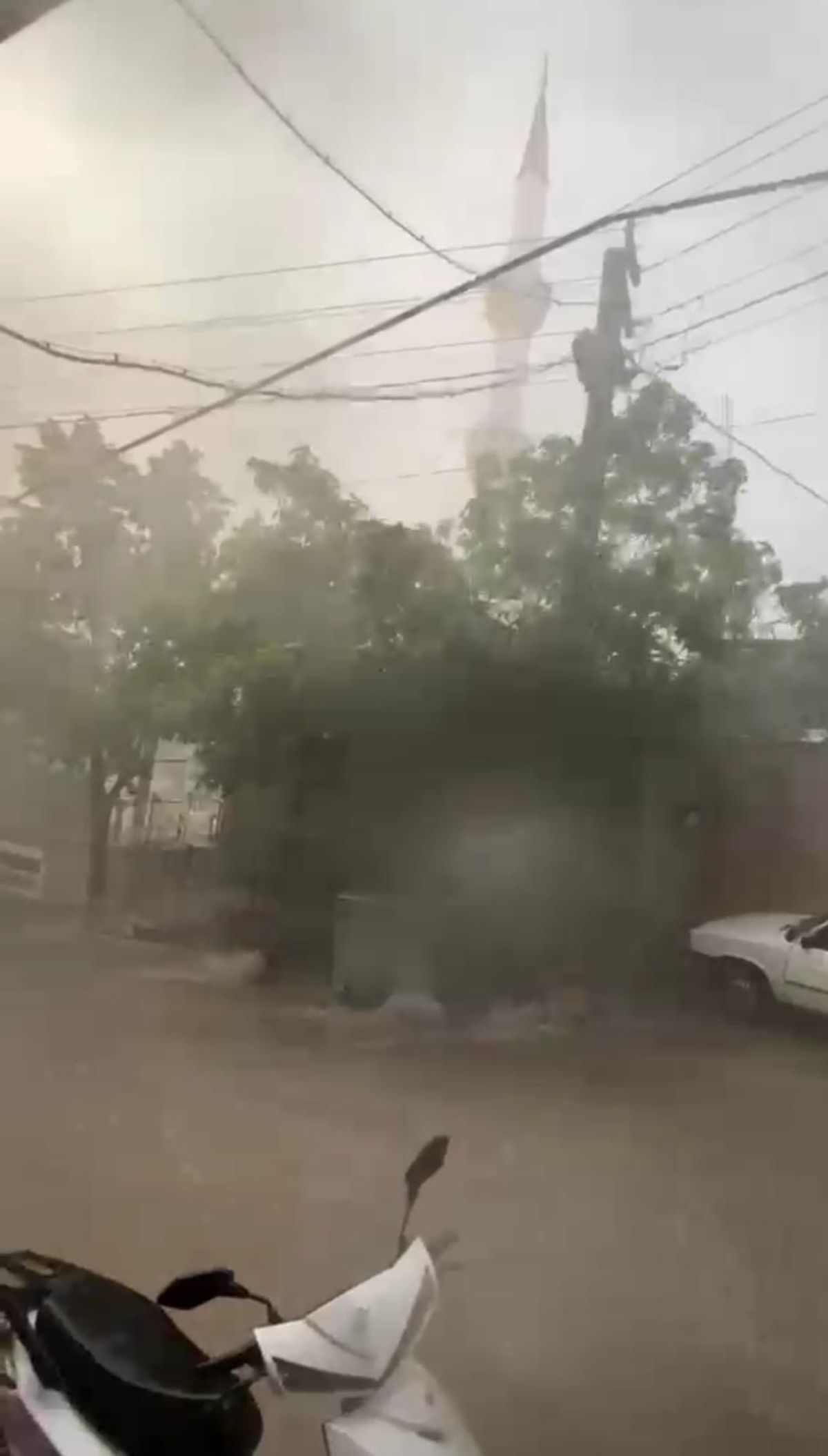 Manisa Kırkağaç'ta fırtına sonrası oluşan hasar