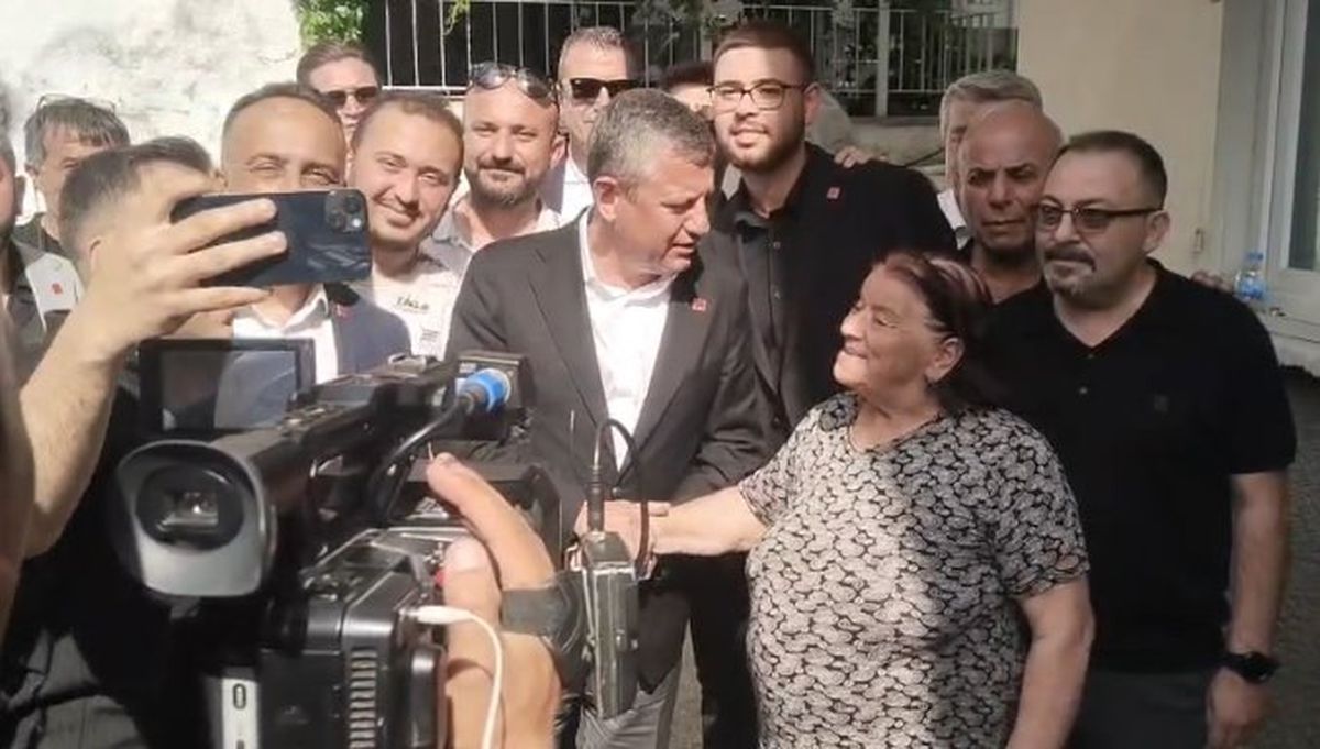 Özgür Özel Çorum'da taziye ziyaretinde bulundu