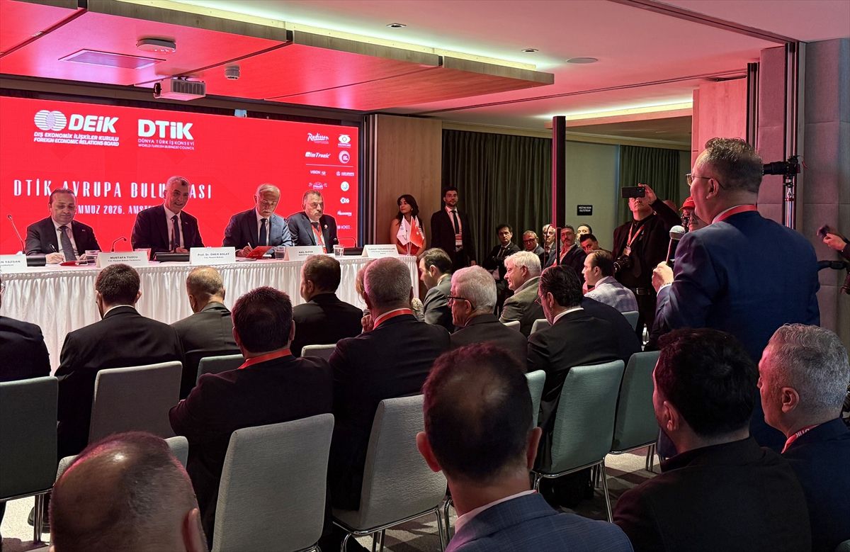 Ticaret Bakanı Bolat, Türkiye'nin küresel zorluklara rağmen öne çıkan ekonomilerden olduğunu söyledi
