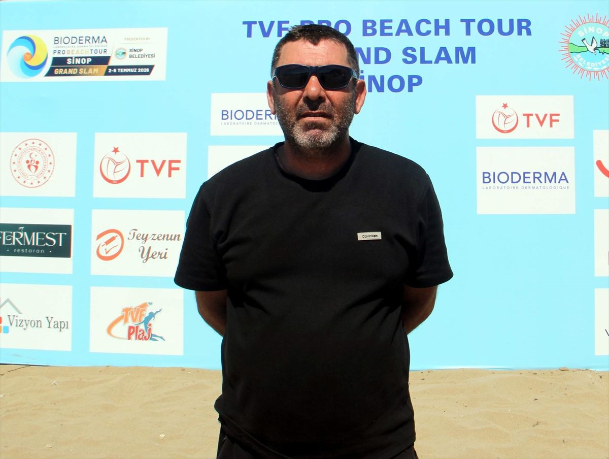 Sinop'ta başlayan voleybol turnuvasından bir kare