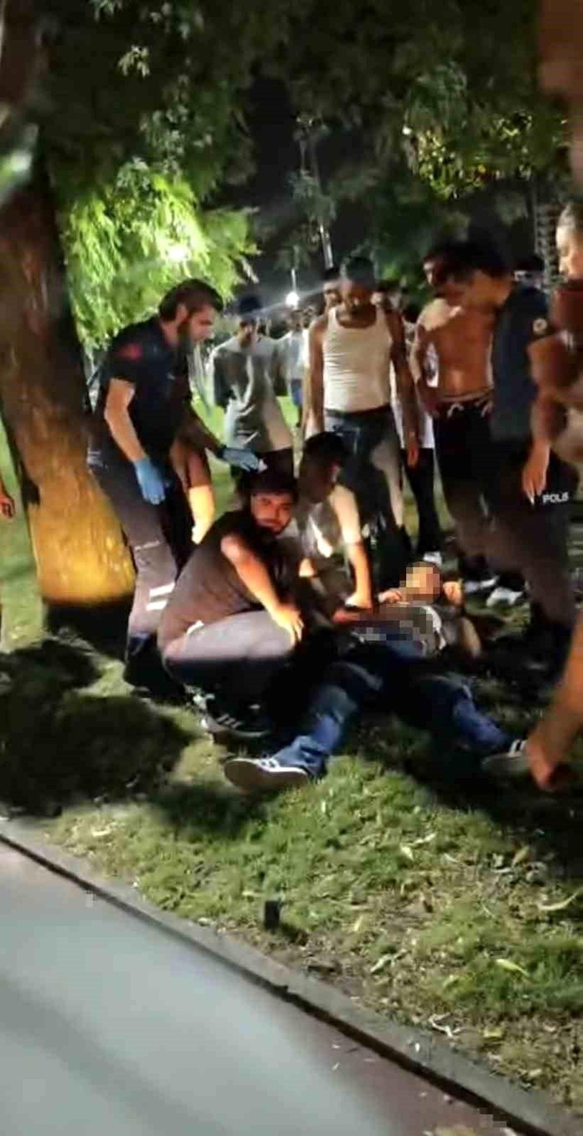 'Yan baktın' kavgası kanlı bitti: 1 yaralı