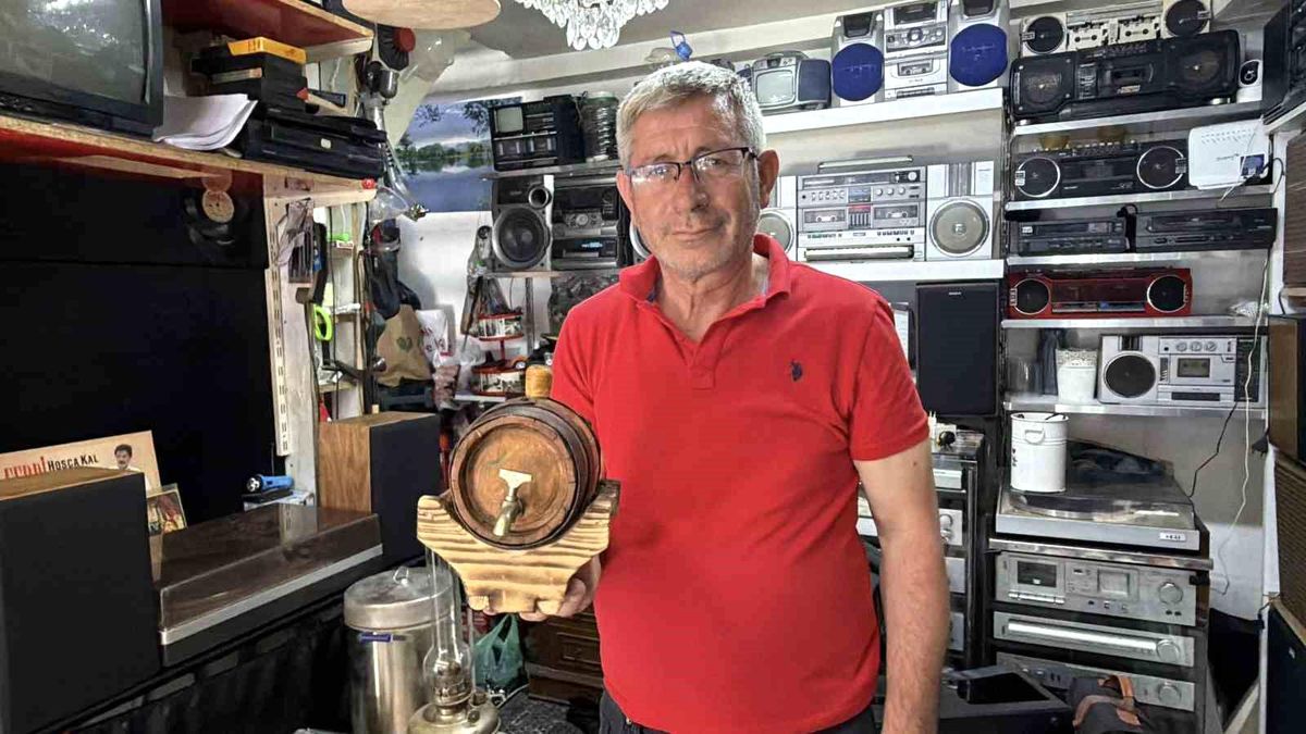 Kayseri'de açılan nostalji dükkanında sergilenen eski eşyalar