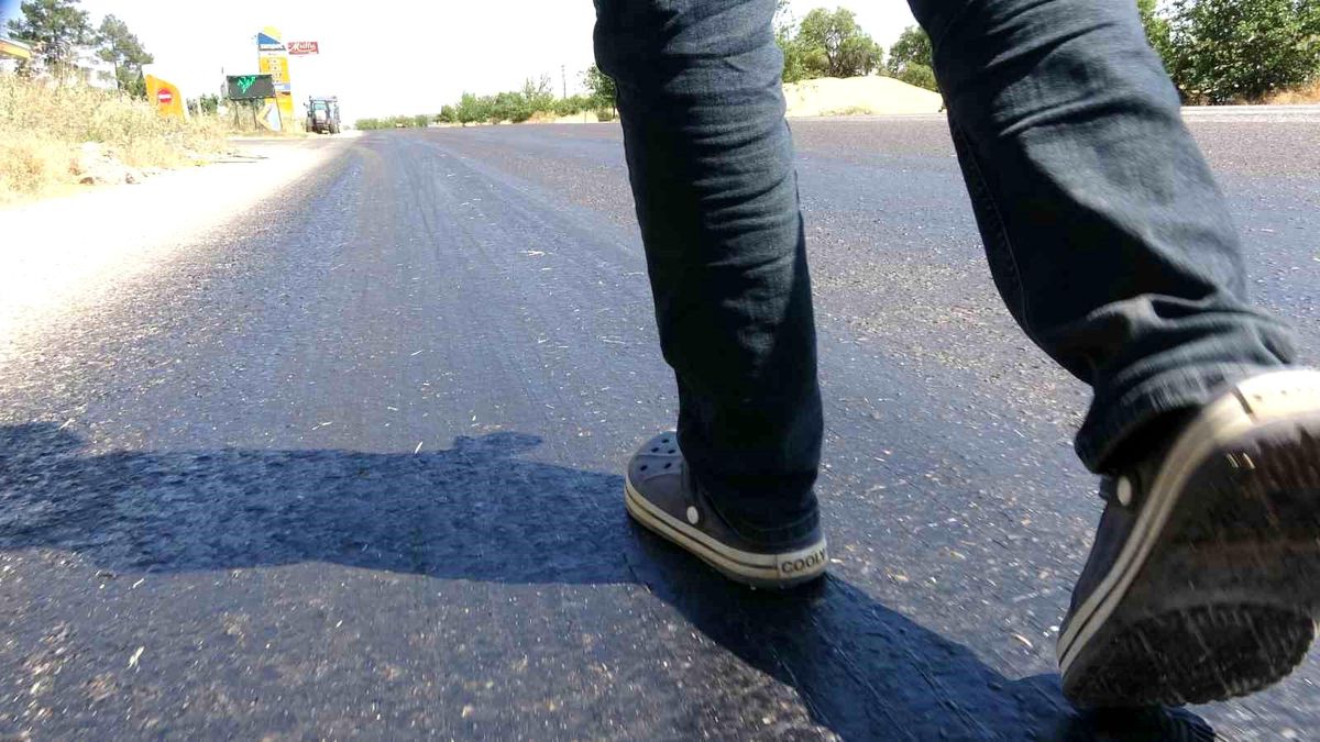 Adıyaman'da sıcak hava asfaltı eritti