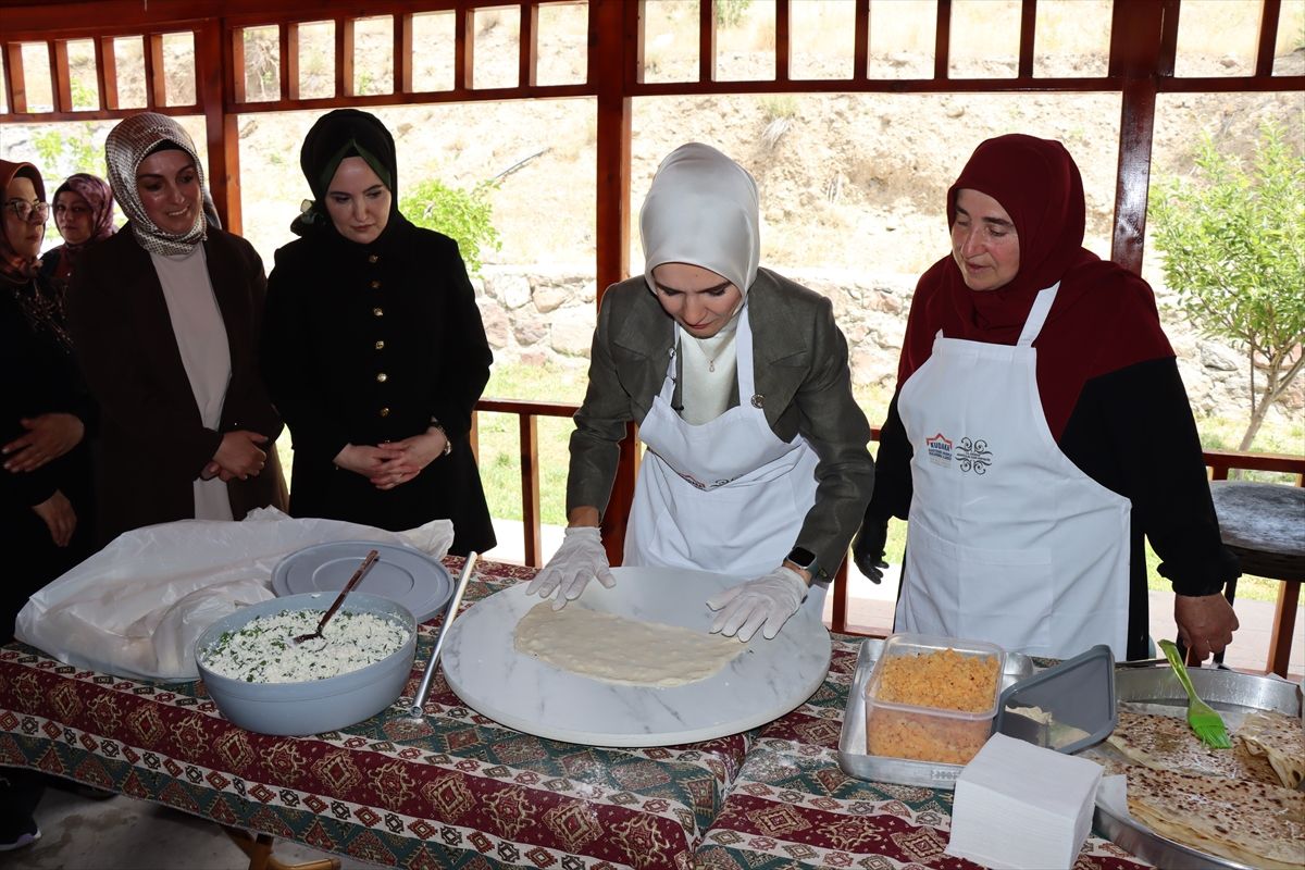 Aile ve Sosyal Hizmetler Bakanı Göktaş, Erzincan'da kadın kooperatiflerini ziyaret etti