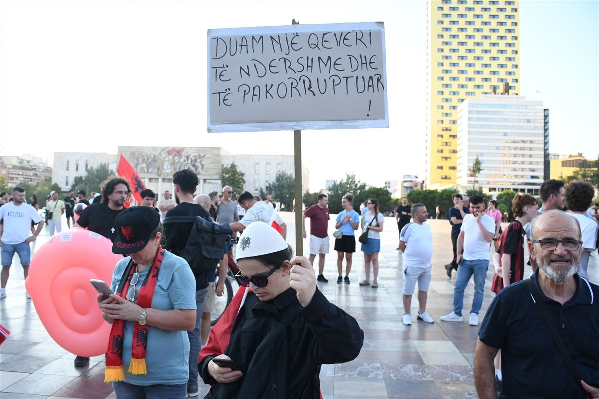 Tiran'da Trump bağlantılı turizm projesi protestosu sürüyor