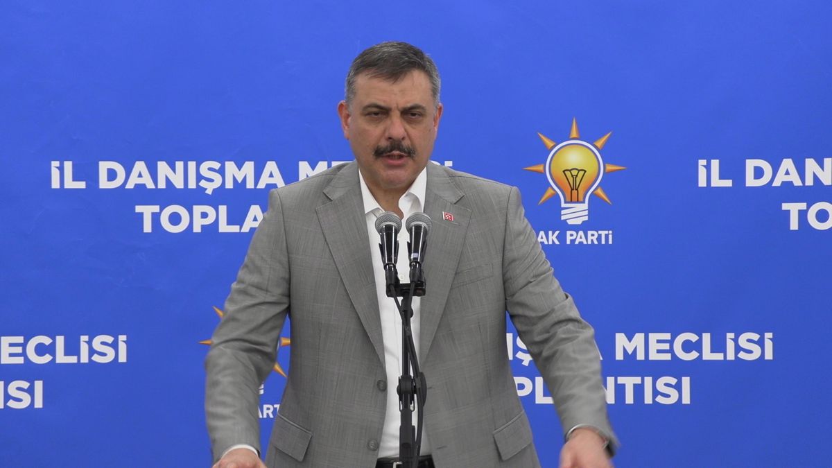 İçişleri Bakanı Mustafa Çiftçi konuşma yaparken