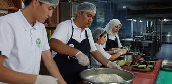 BAÜN Burhaniye Uygulamalı Bilimler Fakültesinde Özbek öğrenciler yöresel pilav hazırladı