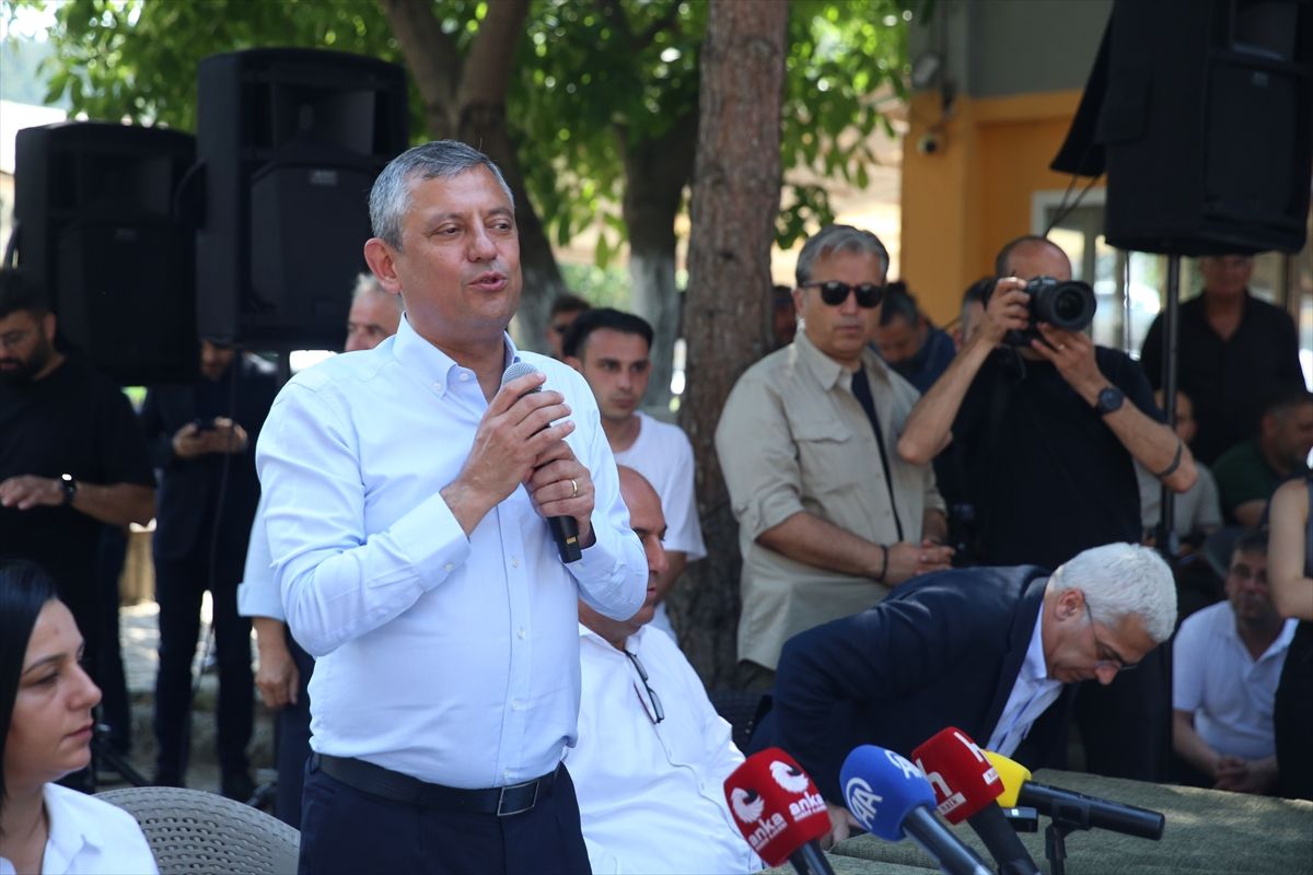 CHP Grup Başkanı Özel, Kastamonu'da vatandaşlarla bir araya geldi