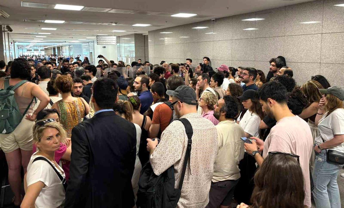 Deniz Göktaş'ın adliyeye sevkinde gerginlik: Kemal Kılıçdaroğlu ve ekibine protesto