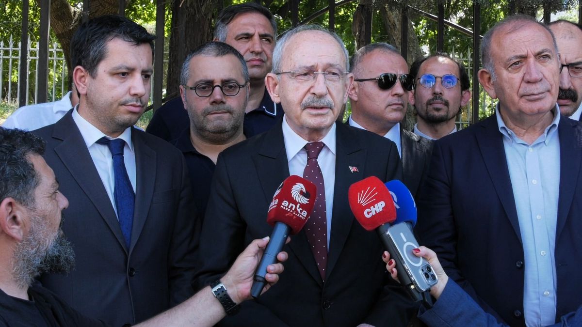 Deniz Göktaş Havalimanında Gözaltına Alındı