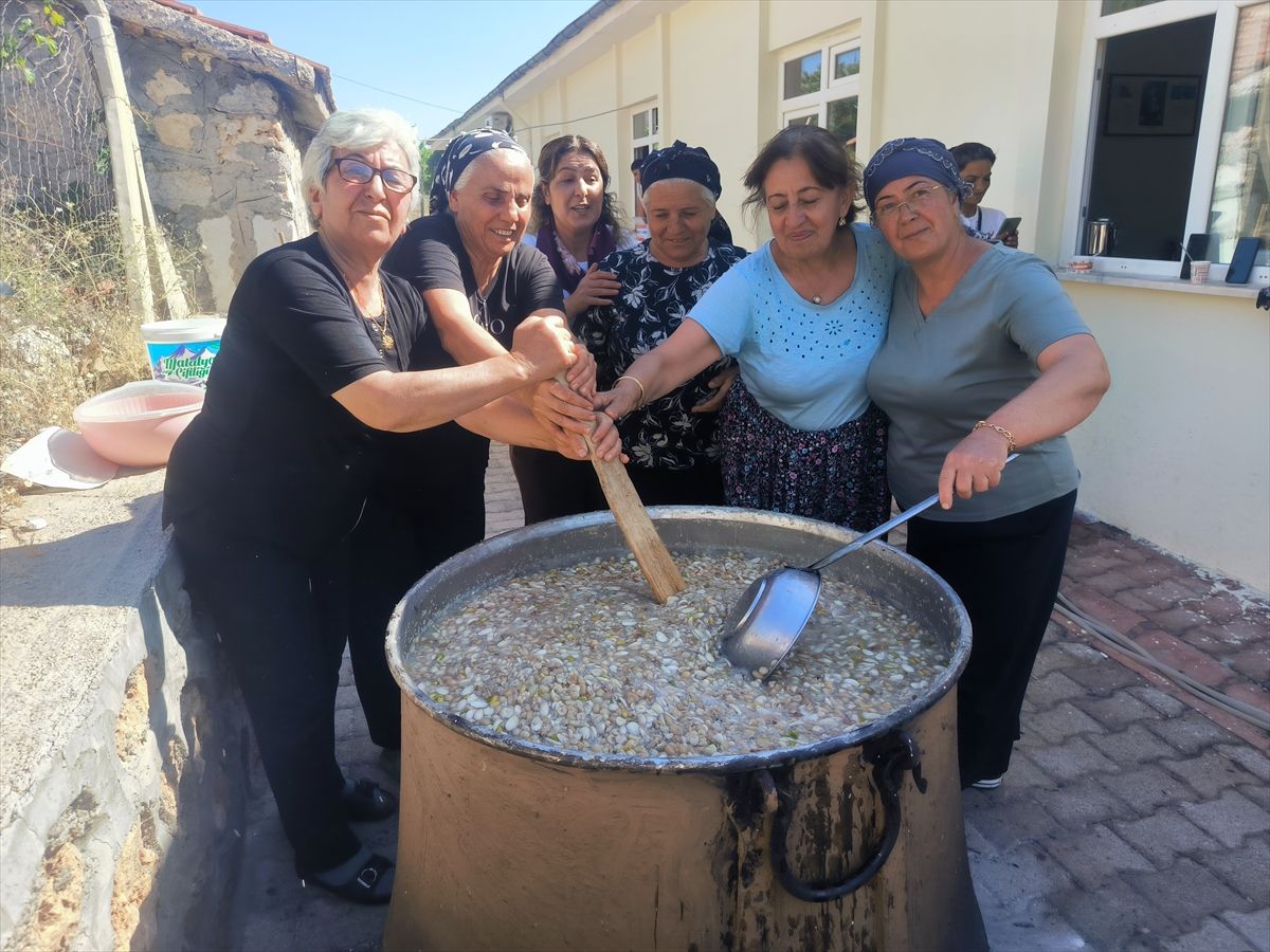 Malatya Doğanşehir'de düzenlenen aşure etkinliğinden genel plan görüntü.