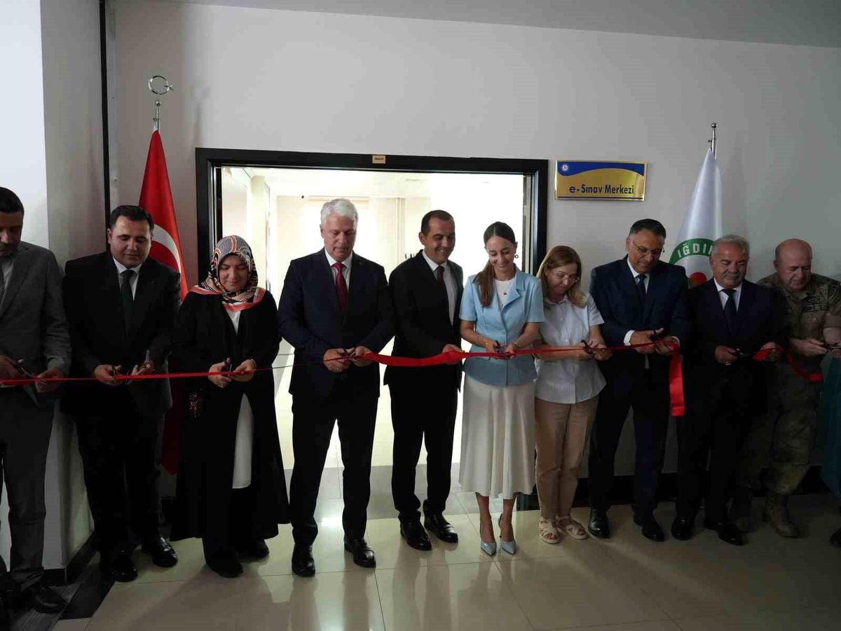Doğu Anadolu Bölgesi'nin ilk 'Sivil Havacılık e-Sınav Merkezi' Iğdır'da açıldı