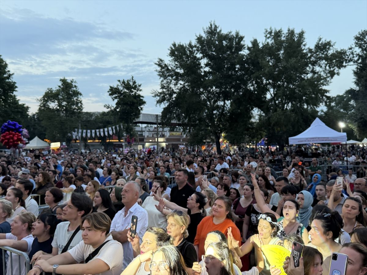 Kırkpınar Festivali'nde 90'lar Türkçe pop konseri düzenlendi