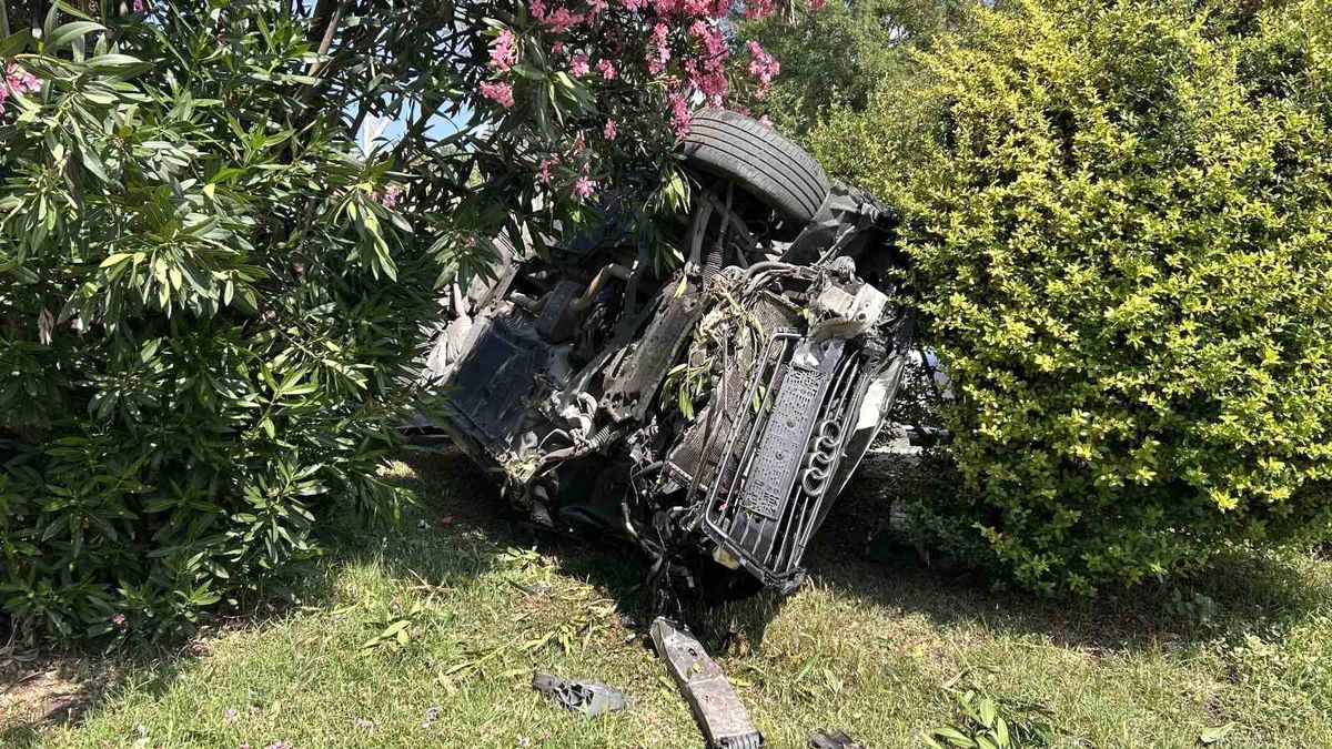 Bayrampaşa'da meydana gelen kaza sonrası olay yeri