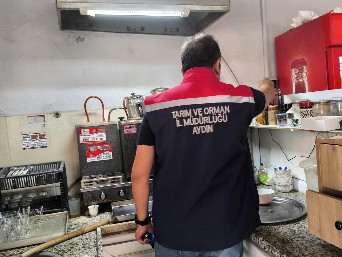 Köşk ilçesinde market ve çay ocaklarına yapılan gıda denetimi