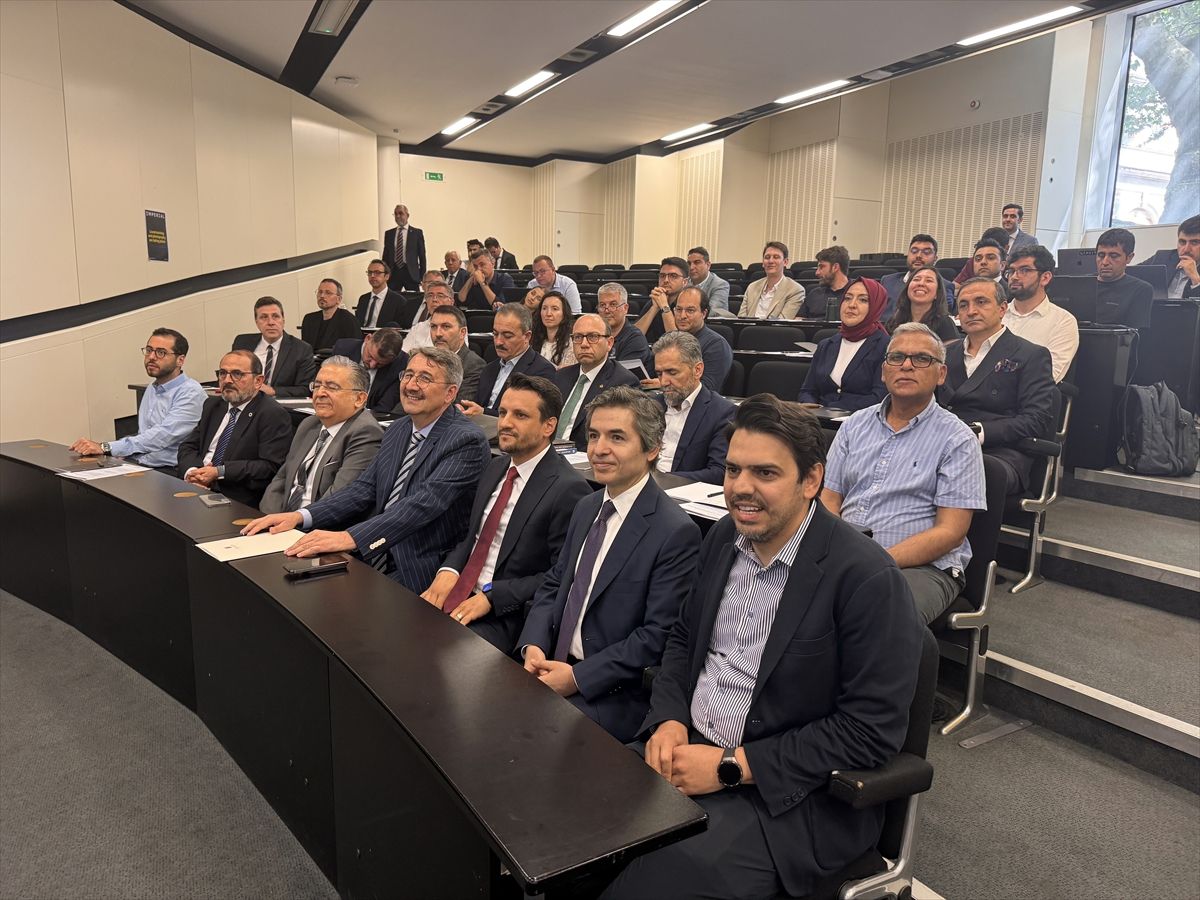 Londra'da Yükseköğretimde Şuurlu Gelecekler Çalıştayı düzenlendi