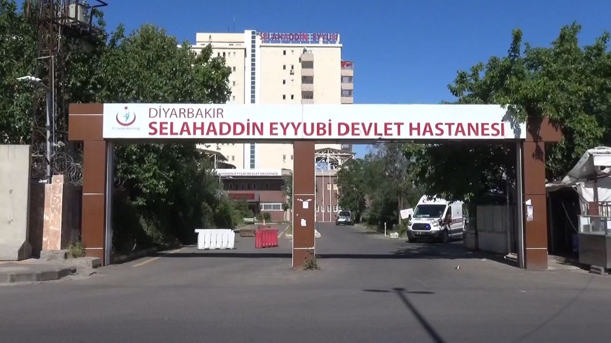 Madde bağımlısı olduğu ileri sürülen ağabeyi tarafından bıçaklanarak öldürüldü