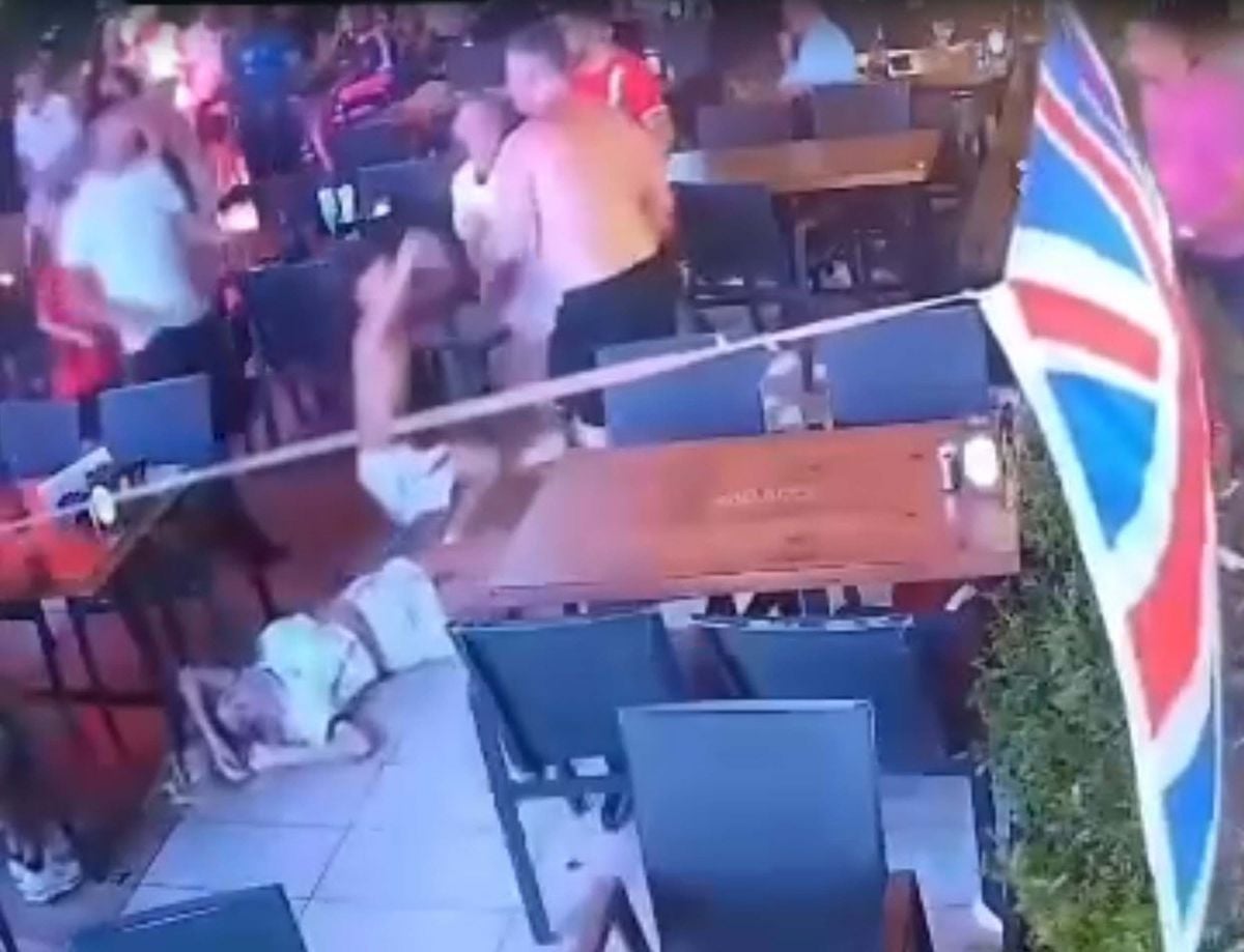 Marmaris'te restoranda İngiliz çiftin kavgası kamerada