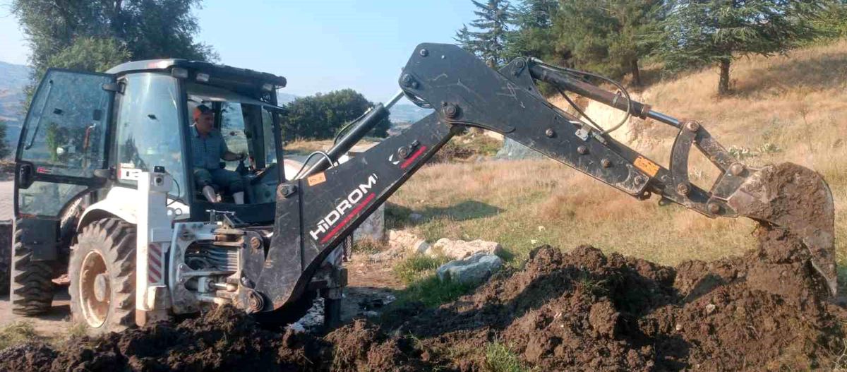 Muhtarın cabasıyla tarihi çeşme tekrar akmaya başladı