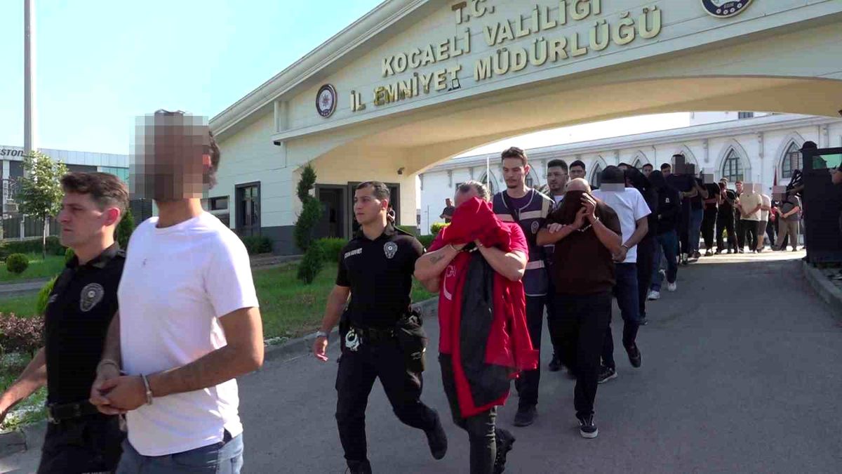Paravan şirketlerle milyarlarca liralık bahis ağına darbe: 101 tutuklama