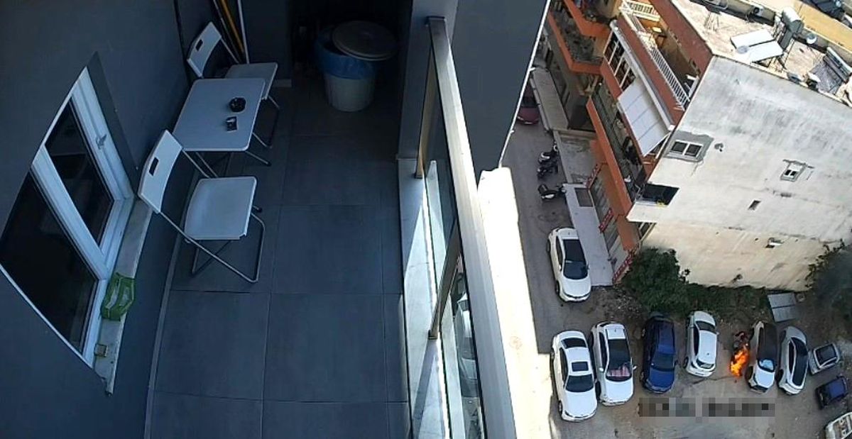 Park ettiği motosiklet alev topuna döndü, diğer araçlara sıçramaması için hayatını hiçe saydı