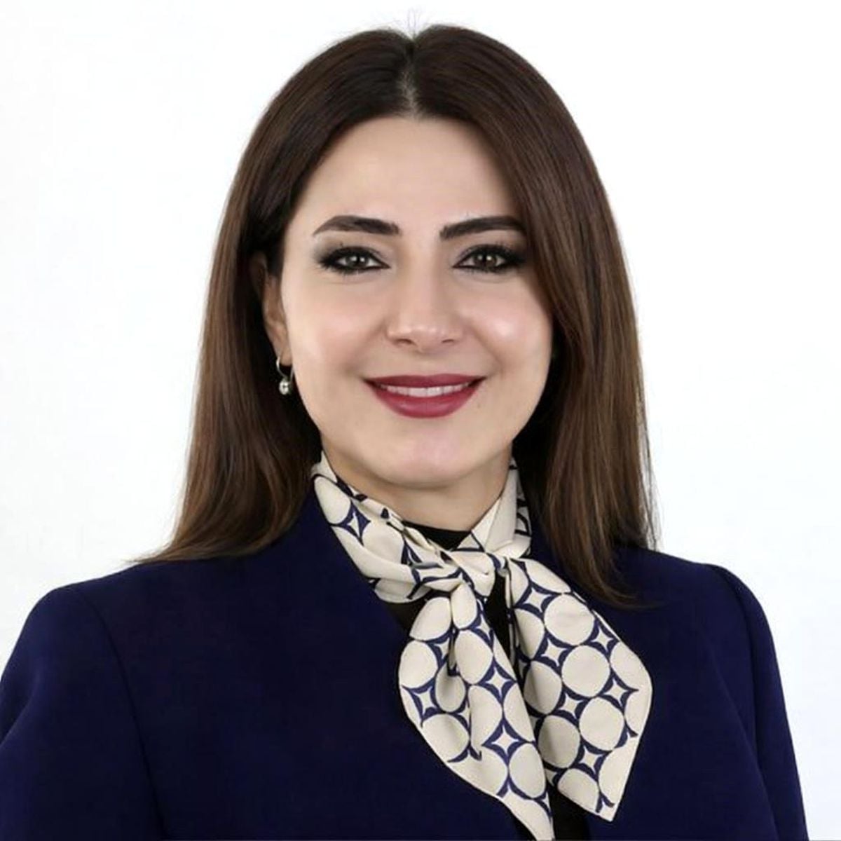 Erzurum hava ulaşımı ile ilgili açıklamalarda bulunan USİKAD İl Başkanı Dr. Zeynep Polat