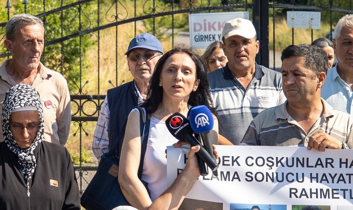 Sakarya'da havai fişek fabrikasındaki patlamada hayatını kaybeden işçiler anıldı