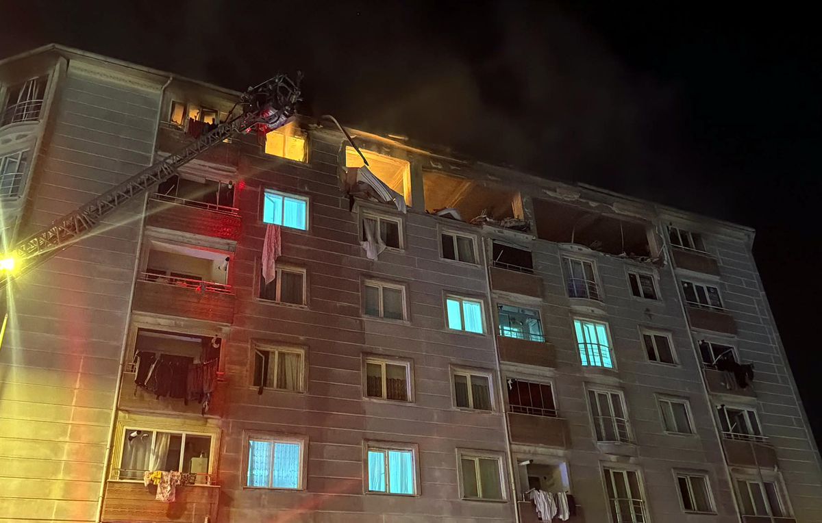 Tekirdağ Çorlu'da patlama ve yangın sonrası hasar gören apartman dairesi