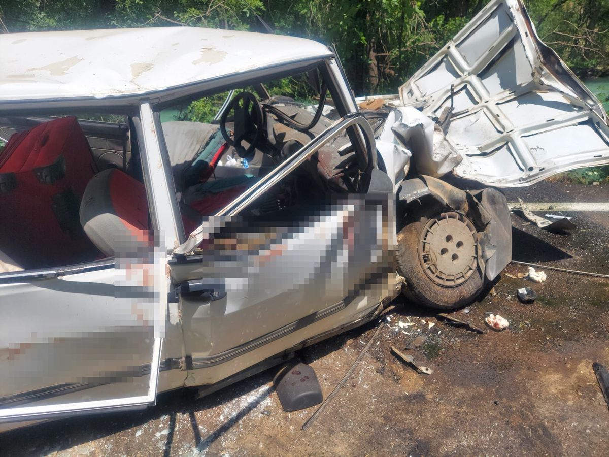 Tunceli'de kamyonetle otomobil çarpıştı: 1 ölü, 5 yaralı