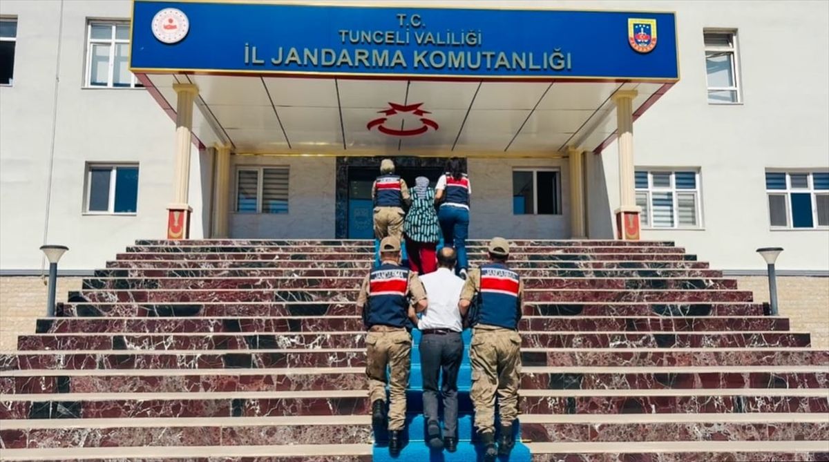 Tunceli merkezli organize suç örgütü operasyonunda yakalanan 3 zanlı tutuklandı