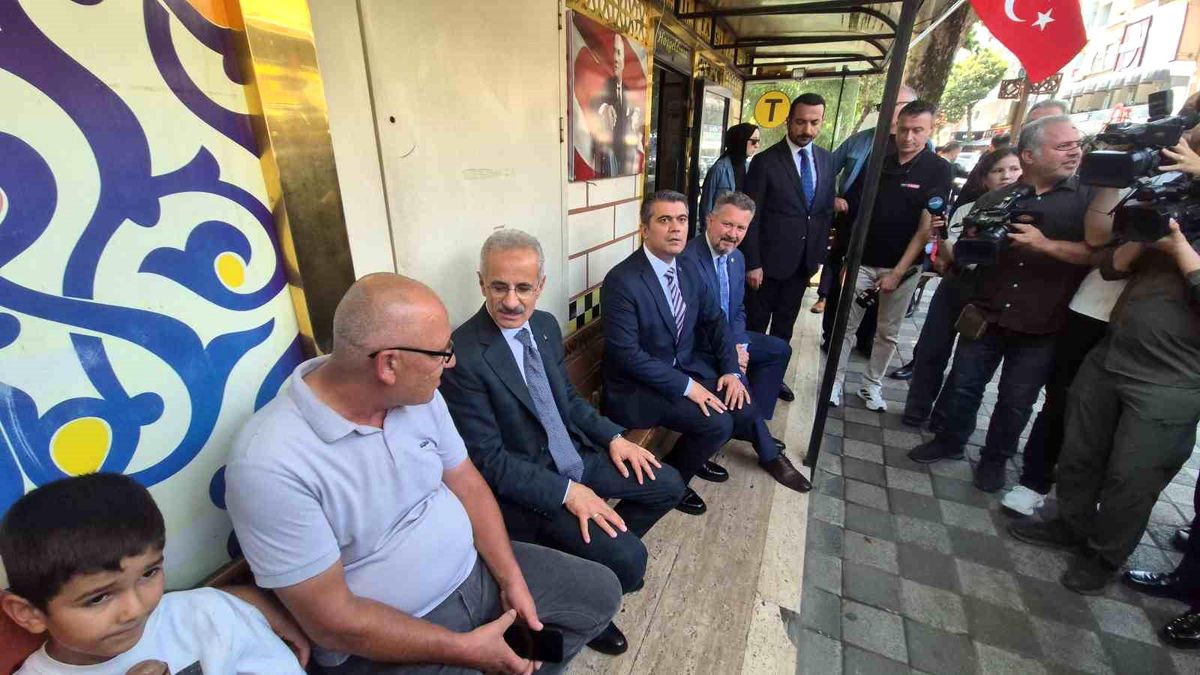 Ulaştırma ve Altyapı Bakanı Uraloğlu Tekirdağ'da koordinasyon toplantısına katıldı