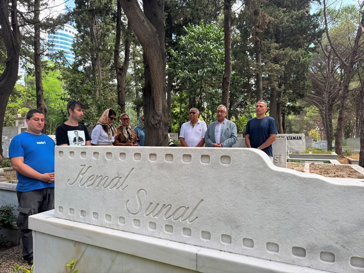 Usta sanatçı Kemal Sunal, vefatının 26. yılında kabri başında anıldı