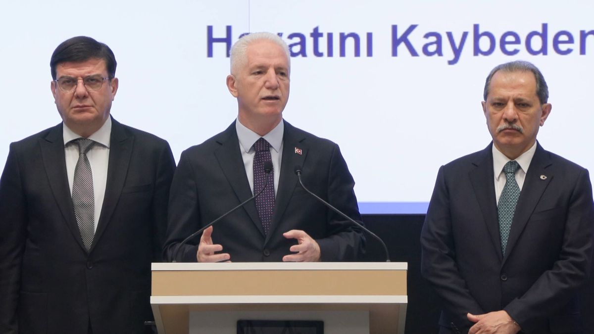 İstanbul Valisi Davut Gül'ün emniyet verilerini açıkladığı bir toplantıdan genel plan.