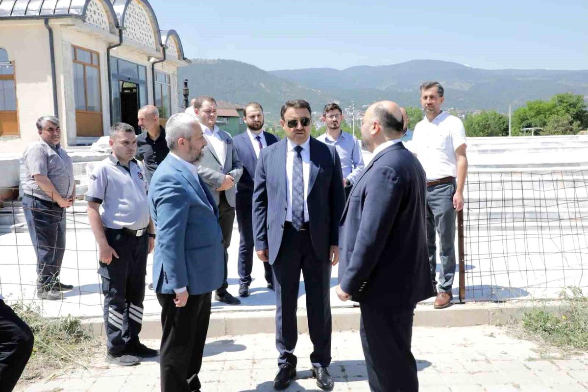 Vali Musa Işın, Dini İhtisas Merkezi Camii inşaatında incelemelerde bulundu
