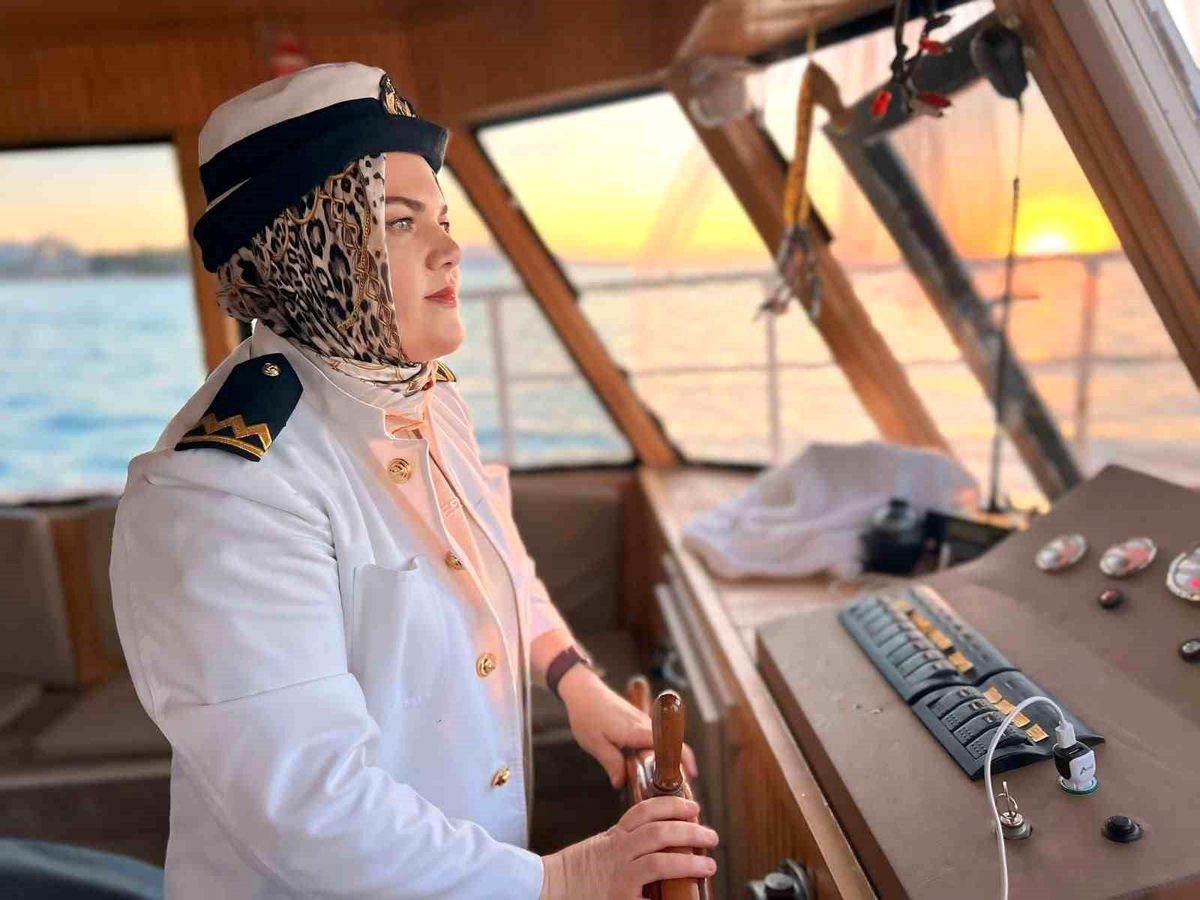 Van Gölü'nün ilk kadın kaptanı: Dümen artık ona emanet