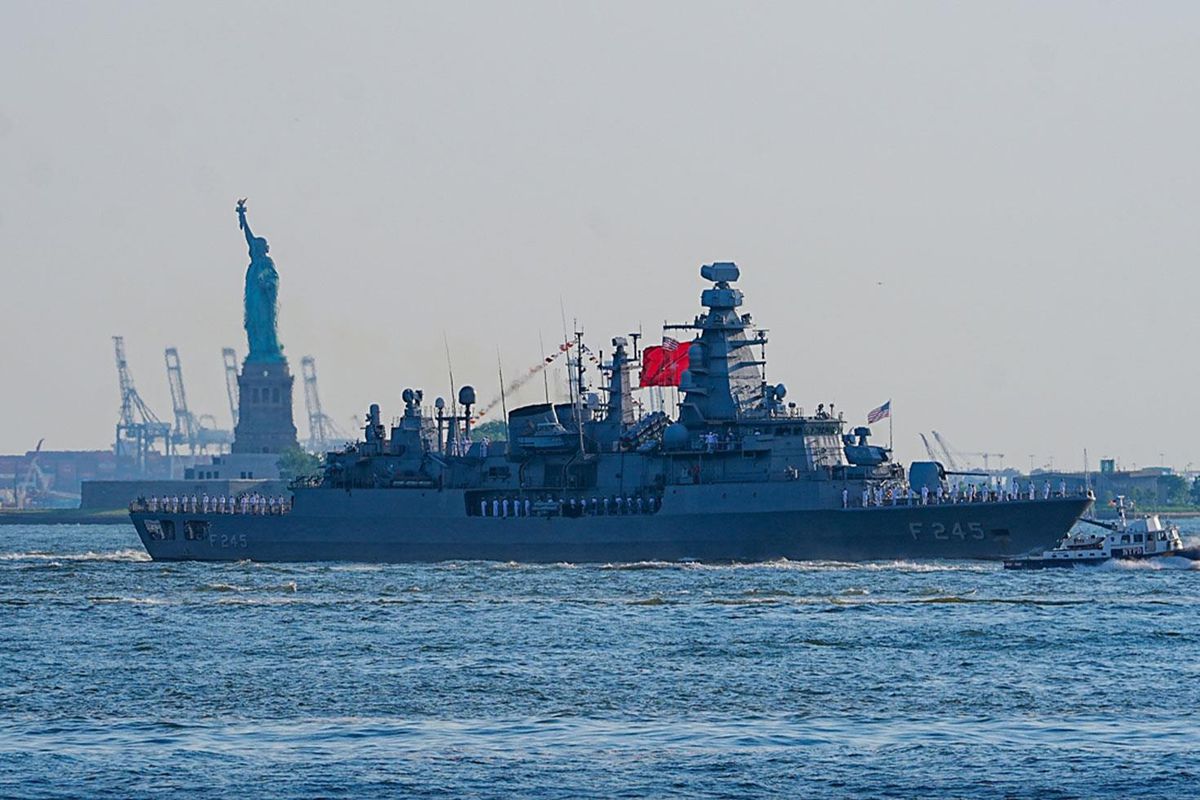 New York'ta ABD Kuruluş Yıldönümü Kutlamalarında Türk Bayrağı