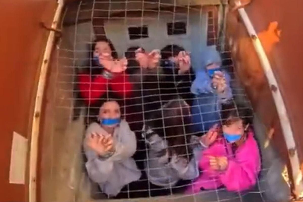 ABD'de korku filmi gibi olay: 16 kardeşi 13 metrekarelik odada yıllarca hapsettiler