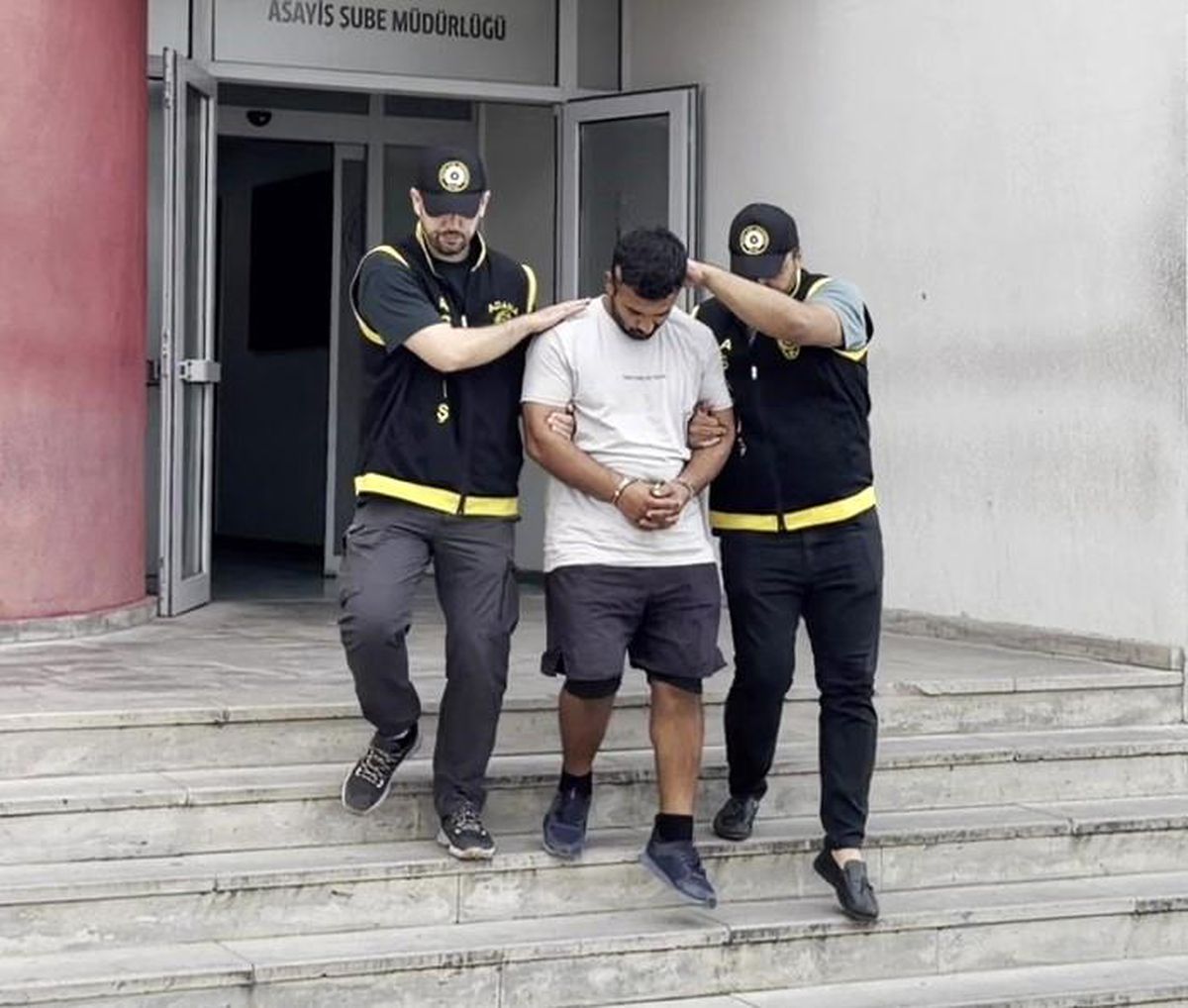 Adana'da 22 firari hükümlüye operasyon