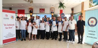 Antalya'da polisler ve özel gereksinimli bireyler sabun atölyesinde bir araya geldi