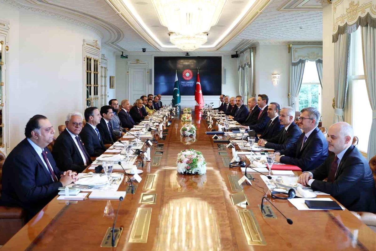 Sanayi ve Teknoloji Bakanı Mustafa Varank, Türkiye-Pakistan İş ve Yatırım Forumu'nda konuşma yaparken