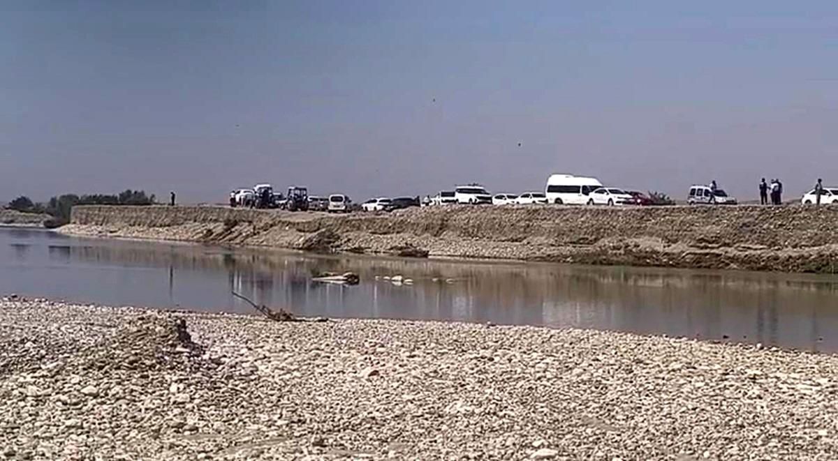 Diyarbakır'ın Silvan ilçesinde balık tutmaya giden Abdullah Yanık'tan haber alınamaması üzerine çay kenarında bisiklet ve oltası bulundu. Jandarma, AFAD ve itfaiye ekipleri arama çalışmalarını sürdürüyor.