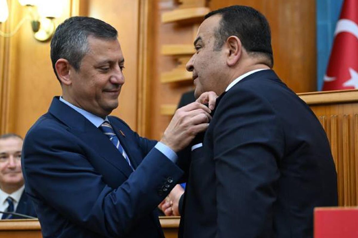 CHP Ankara Milletvekili Adnan Beker partisinden istifa etti