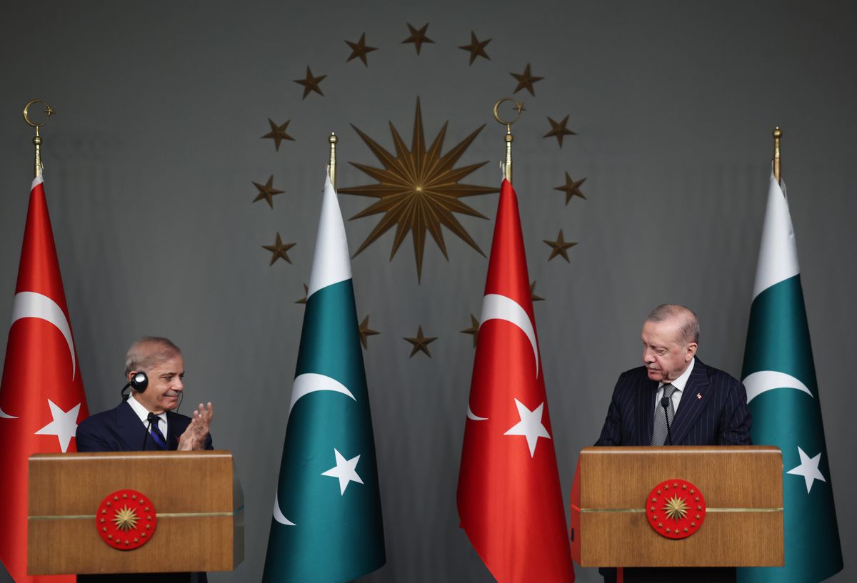 Erdoğan ve Pakistan Başbakanı Şerif İstanbul'da Görüştü