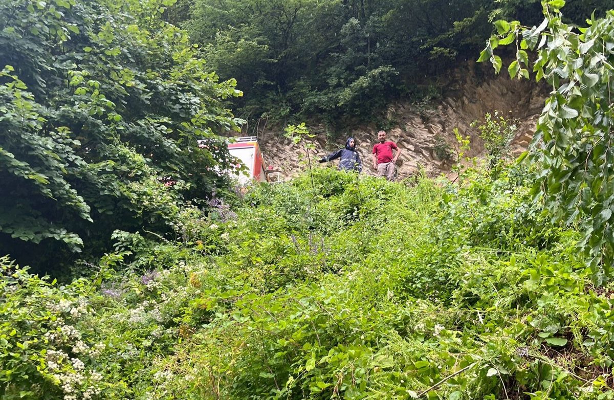 Dere yatağına uçan otomobilin sürücüsü öldü