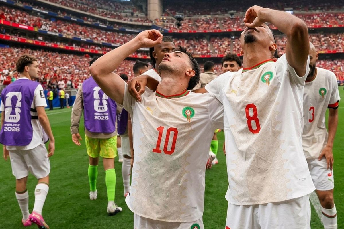 Fas milli futbol takımının oyuncuları sevinirken