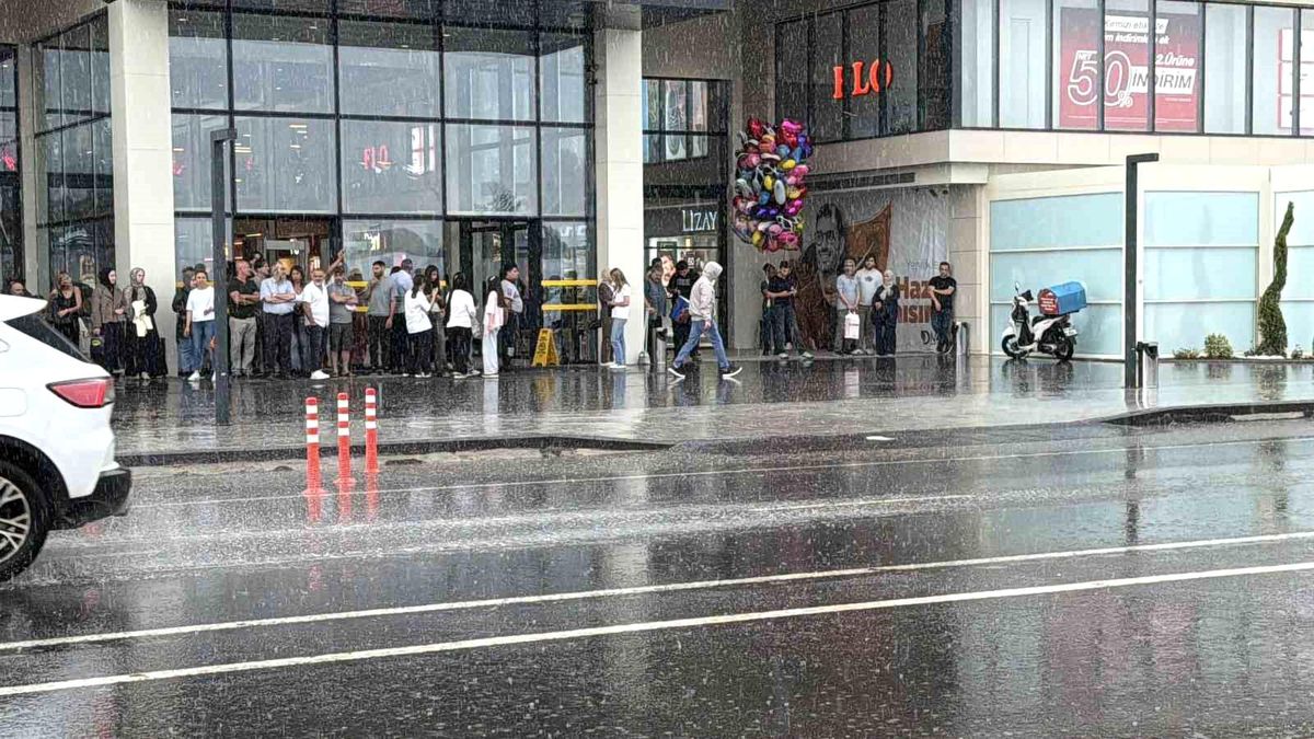 Düzce'de sağanak yağış etkili oldu
