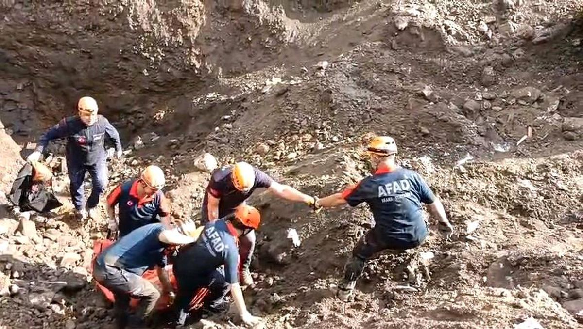 Eskişehir'deki define faciasında AFAD'ın zorlu operasyonu kamerada