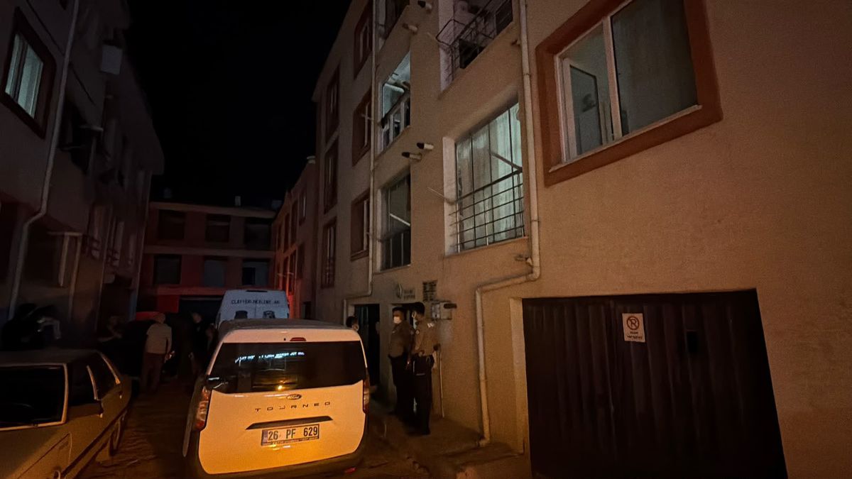 Eskişehir'de yaşlı adam evinde ölü bulundu.